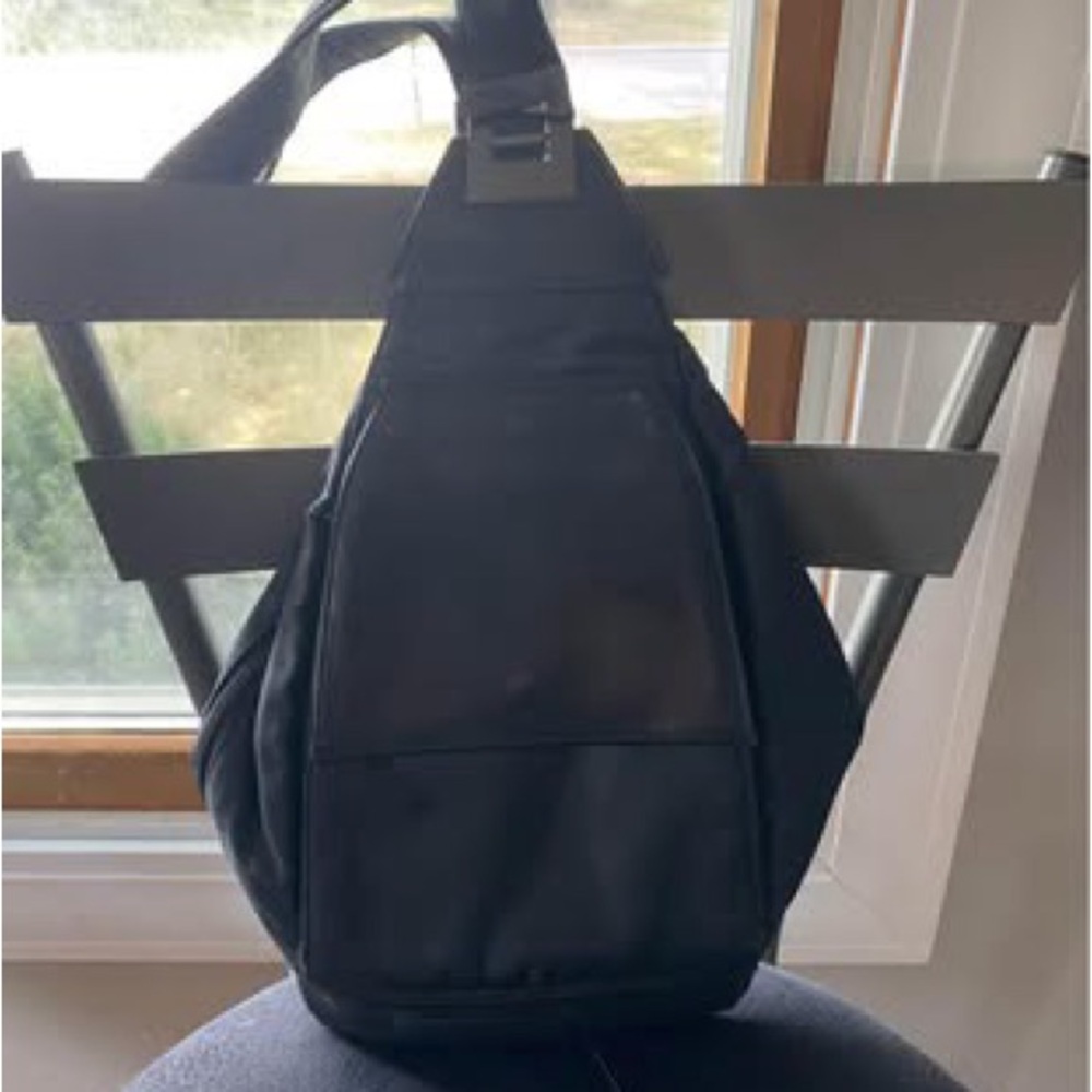 Vintage Perlina Cross Body Bag